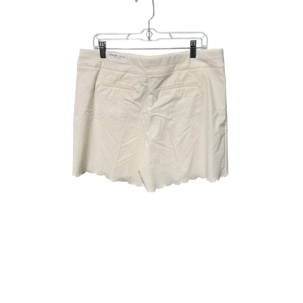 Chico's So Slimming Brigitte Scallop Shorts Womens 2.5 US 14 White Alabaster